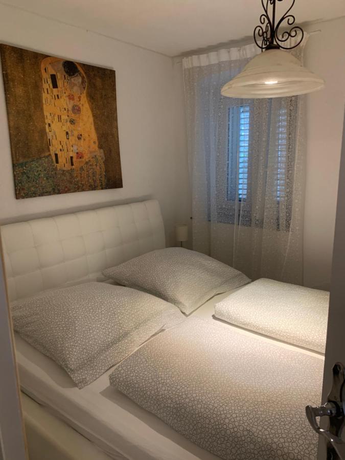 Apartman Annamaria Cres Exteriör bild
