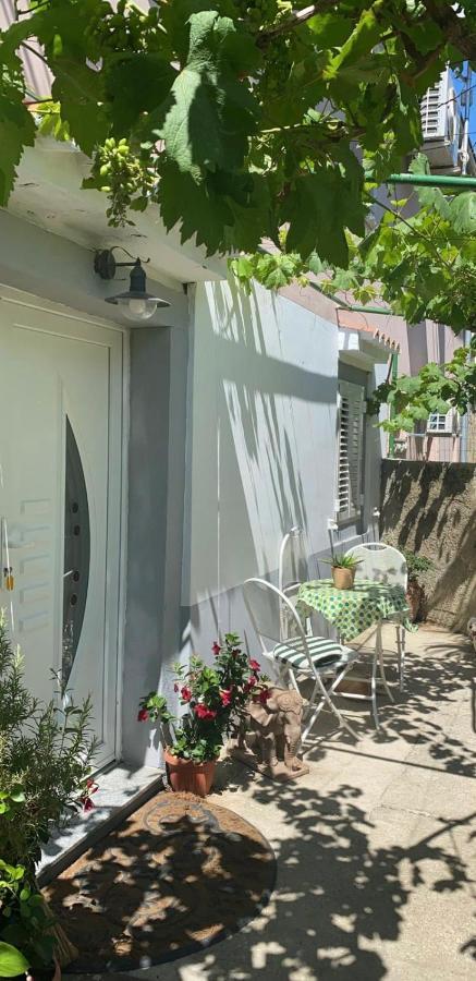 Apartman Annamaria Cres Exteriör bild