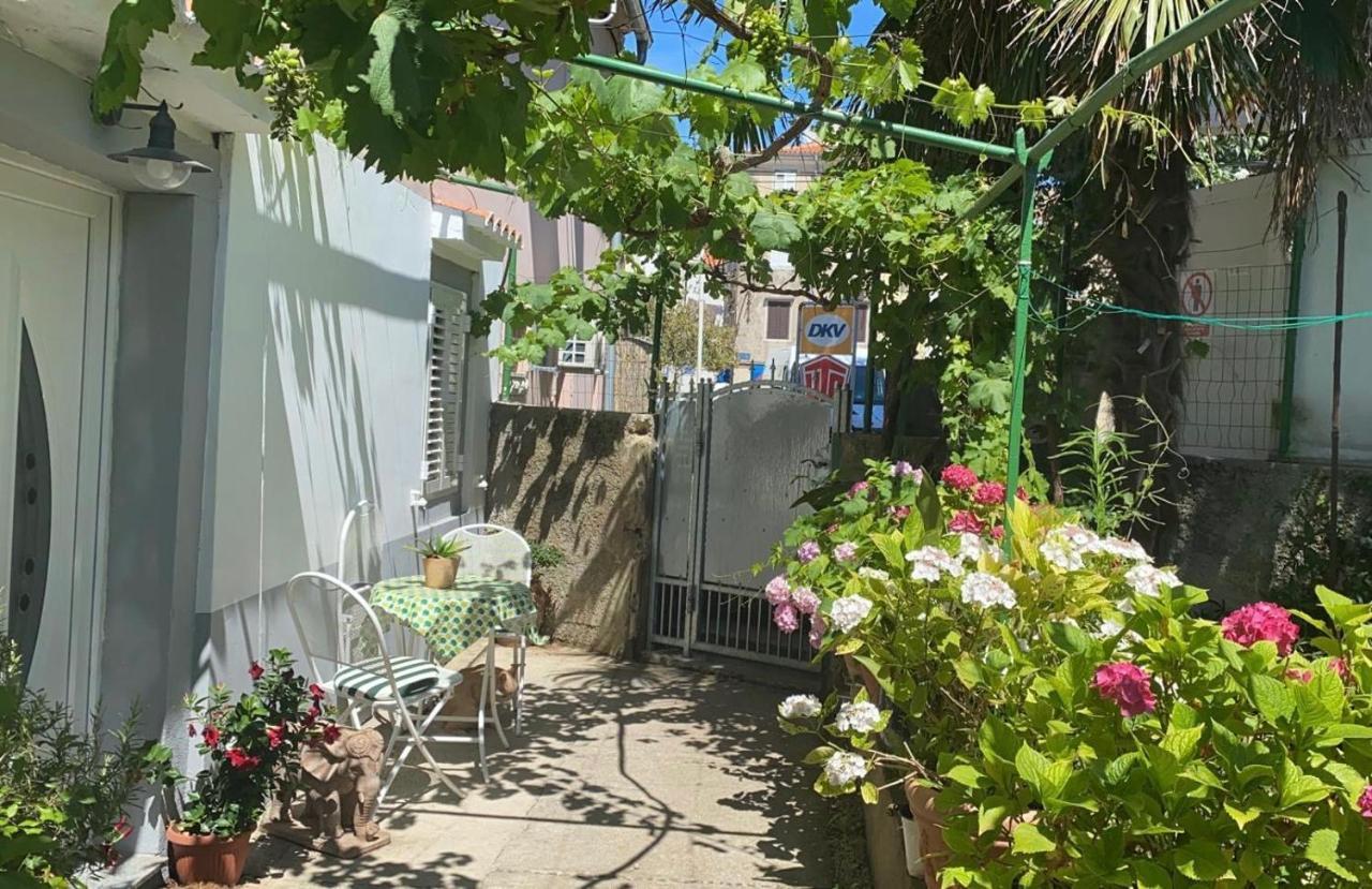Apartman Annamaria Cres Exteriör bild